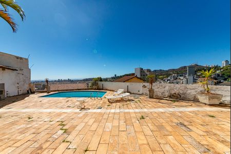 Casa à venda com 462m², 5 quartos e 4 vagasÁrea externa