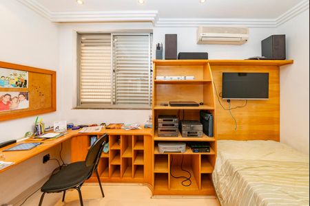 Casa à venda com 462m², 5 quartos e 4 vagasQuarto 2