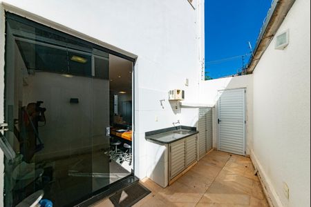 Casa à venda com 462m², 5 quartos e 4 vagasÁrea de Serviço 1