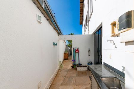 Casa à venda com 462m², 5 quartos e 4 vagasÁrea de Serviço 1