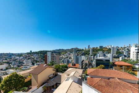 Casa à venda com 462m², 5 quartos e 4 vagasSuíte 1
