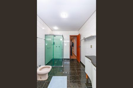 Casa à venda com 462m², 5 quartos e 4 vagasBanheiro da Suíte 2