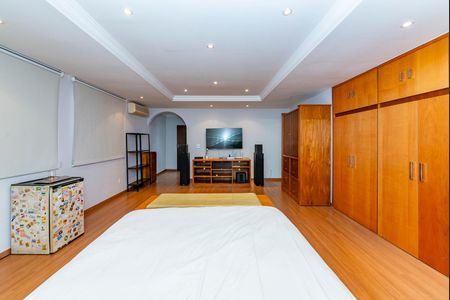 Casa à venda com 462m², 5 quartos e 4 vagasSuíte 2