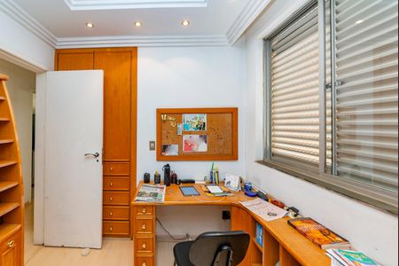 Casa à venda com 462m², 5 quartos e 4 vagasQuarto 2