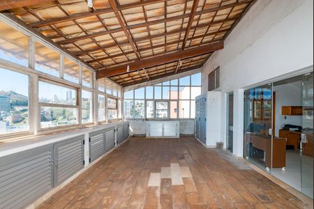 Casa à venda com 462m², 5 quartos e 4 vagasVaranda da Sala 4