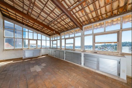 Casa à venda com 462m², 5 quartos e 4 vagasVaranda da Sala 4