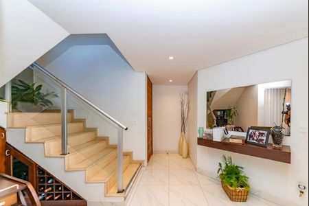 Casa à venda com 462m², 5 quartos e 4 vagasHall de entrada