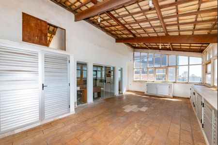 Casa à venda com 462m², 5 quartos e 4 vagasVaranda da Sala 4