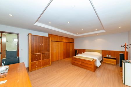 Casa à venda com 462m², 5 quartos e 4 vagasSuíte 2