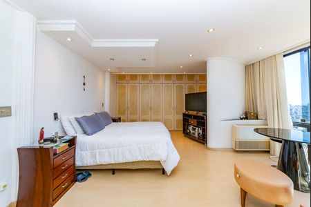 Casa à venda com 462m², 5 quartos e 4 vagasSuíte 1