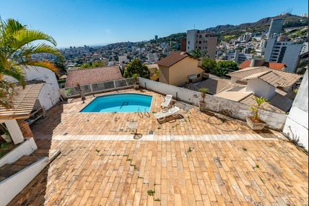 Casa à venda com 462m², 5 quartos e 4 vagasSala 2