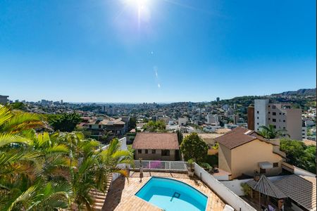 Casa à venda com 462m², 5 quartos e 4 vagasSuíte 1