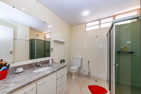Casa à venda com 462m², 5 quartos e 4 vagasBanheiro Social 1