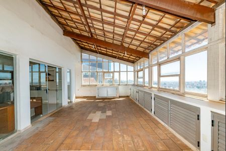 Casa à venda com 462m², 5 quartos e 4 vagasVaranda da Sala 4