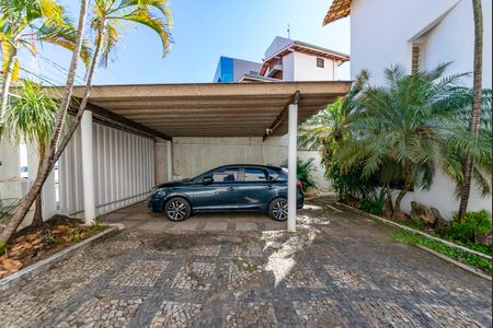 Casa à venda com 462m², 5 quartos e 4 vagasEntrada - Garagem