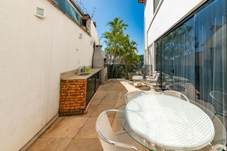 Casa à venda com 462m², 5 quartos e 4 vagasÁrea externa