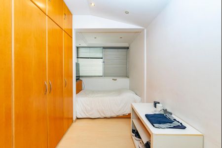 Casa à venda com 462m², 5 quartos e 4 vagasQuarto 3