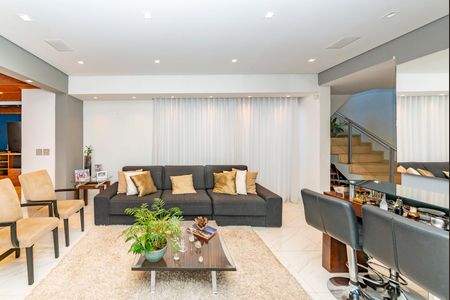 Casa à venda com 462m², 5 quartos e 4 vagasSala 1