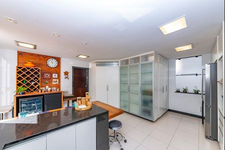 Casa à venda com 462m², 5 quartos e 4 vagasCozinha