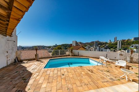 Casa à venda com 462m², 5 quartos e 4 vagasÁrea externa