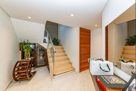 Casa à venda com 462m², 5 quartos e 4 vagasHall de entrada