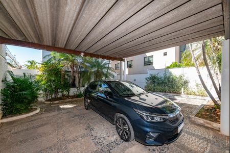 Casa à venda com 462m², 5 quartos e 4 vagasEntrada - Garagem