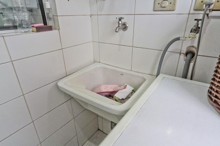 Apartamento à venda com 64m², 3 quartos e 1 vagaÁrea de Serviço