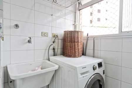 Apartamento à venda com 64m², 3 quartos e 1 vagaÁrea de Serviço