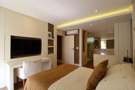 Apartamento à venda com 400m², 4 quartos e 2 vagasSuíte 2