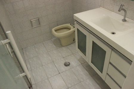 Casa à venda com 163m², 3 quartos e 2 vagasBanheiro social