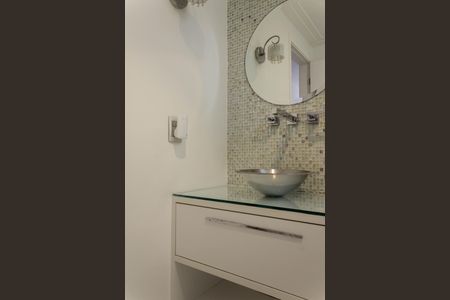 Apartamento à venda com 130m², 3 quartos e 2 vagas Apartamento à venda com 130m², 3 quartos e 2 vagasBanheiro da Suíte 2