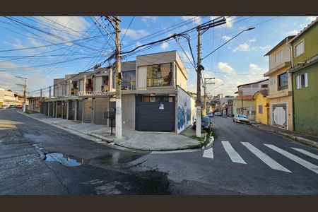 Casa à venda com 140m², 3 quartos e 4 vagas Casa à venda com 140m², 3 quartos e 4 vagasFachada