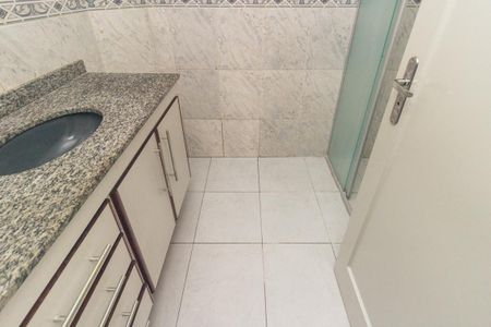 Apartamento à venda com 128m², 3 quartos e 1 vaga Apartamento à venda com 128m², 3 quartos e 1 vagaBanheiro 2