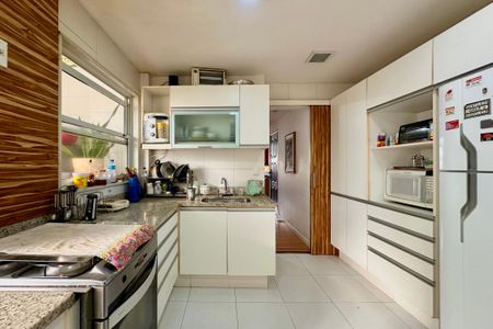 Apartamento à venda com 128m², 3 quartos e 1 vaga Apartamento à venda com 128m², 3 quartos e 1 vagaCozinha