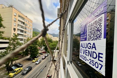Apartamento à venda com 128m², 3 quartos e 1 vaga Apartamento à venda com 128m², 3 quartos e 1 vagaPlaquinha instalada