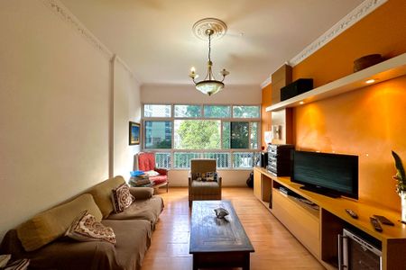 Apartamento à venda com 128m², 3 quartos e 1 vaga Apartamento à venda com 128m², 3 quartos e 1 vagaSala