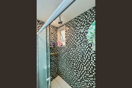 Apartamento à venda com 128m², 3 quartos e 1 vaga Apartamento à venda com 128m², 3 quartos e 1 vagaQuarto 2 - Banheiro