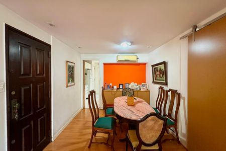 Apartamento à venda com 128m², 3 quartos e 1 vaga Apartamento à venda com 128m², 3 quartos e 1 vagaSala