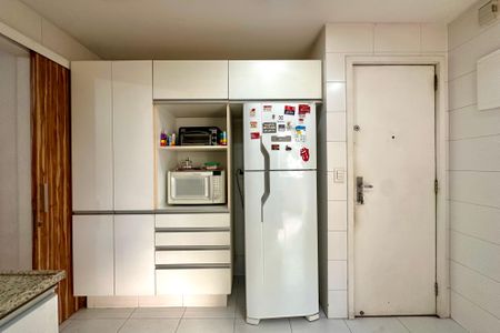 Apartamento à venda com 128m², 3 quartos e 1 vaga Apartamento à venda com 128m², 3 quartos e 1 vagaCozinha