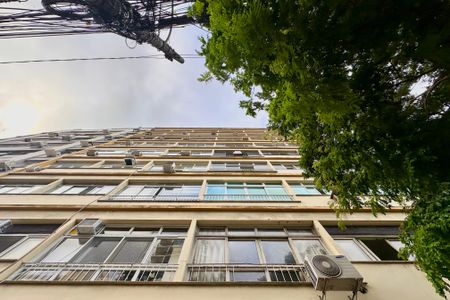 Apartamento à venda com 128m², 3 quartos e 1 vaga Apartamento à venda com 128m², 3 quartos e 1 vagaFachada