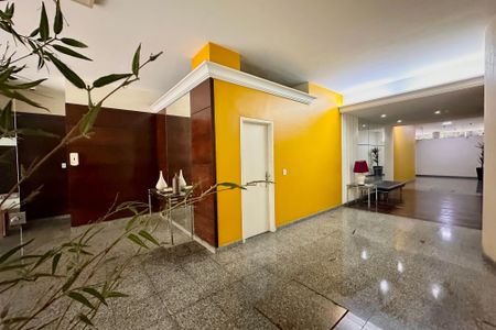 Apartamento à venda com 128m², 3 quartos e 1 vaga Apartamento à venda com 128m², 3 quartos e 1 vagaPortaria