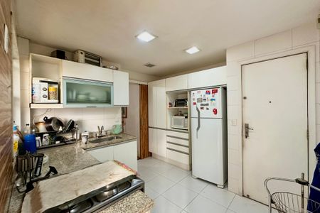 Apartamento à venda com 128m², 3 quartos e 1 vaga Apartamento à venda com 128m², 3 quartos e 1 vagaCozinha