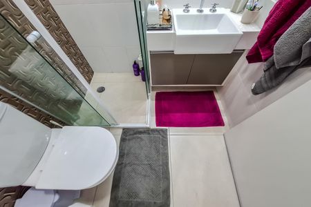 Apartamento à venda com 85m², 3 quartos e 2 vagas Apartamento à venda com 85m², 3 quartos e 2 vagasBanheiro da Suíte