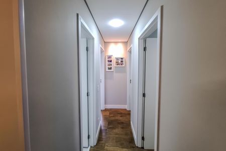 Apartamento à venda com 85m², 3 quartos e 2 vagas Apartamento à venda com 85m², 3 quartos e 2 vagasCorredor para os Quartos