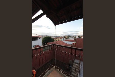 Casa à venda com 380m², 4 quartos e 6 vagasVaranda do Hall dos Quartos