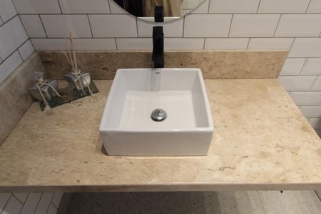 Casa à venda com 380m², 4 quartos e 6 vagasBanheiro Social