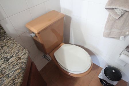 Casa à venda com 380m², 4 quartos e 6 vagasBanheiro da Suíte 1