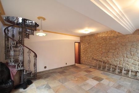 Casa à venda com 380m², 4 quartos e 6 vagasSala de Estar 3