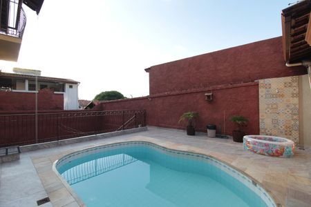 Casa à venda com 380m², 4 quartos e 6 vagasPiscina