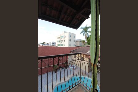 Casa à venda com 380m², 4 quartos e 6 vagasVaranda do Hall dos Quartos